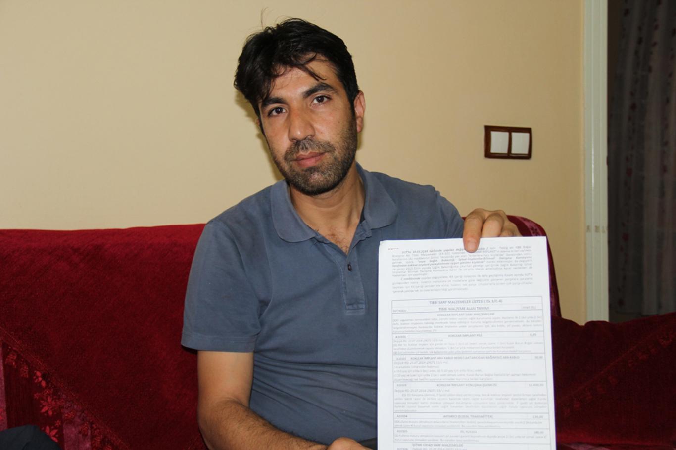 İşitme engelli çocukları için yardım bekliyor İşitme engelli çocukları için yardım bekliyor